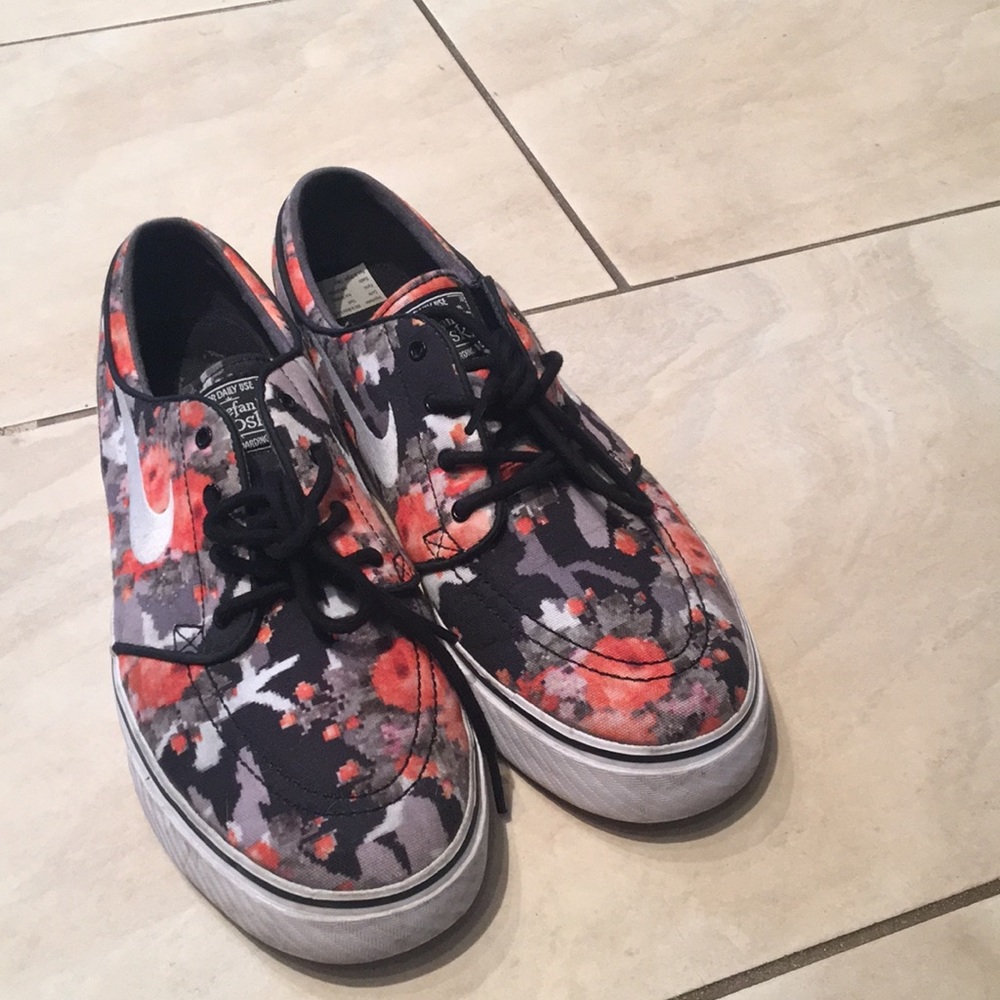 Stefan Janoskis Orange Digi Floral